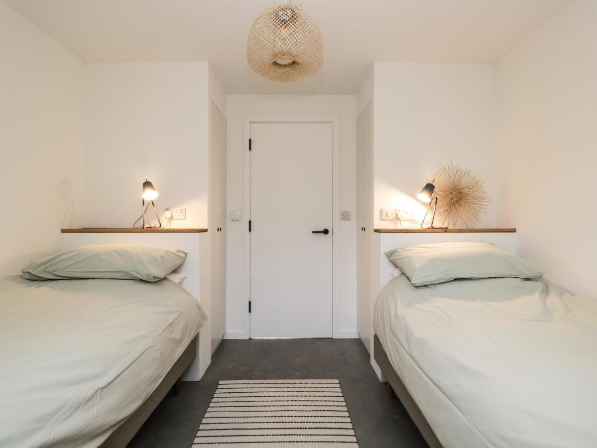 High Cogges Farm Holiday Cottages - The Cart Shed Witney Exterior foto