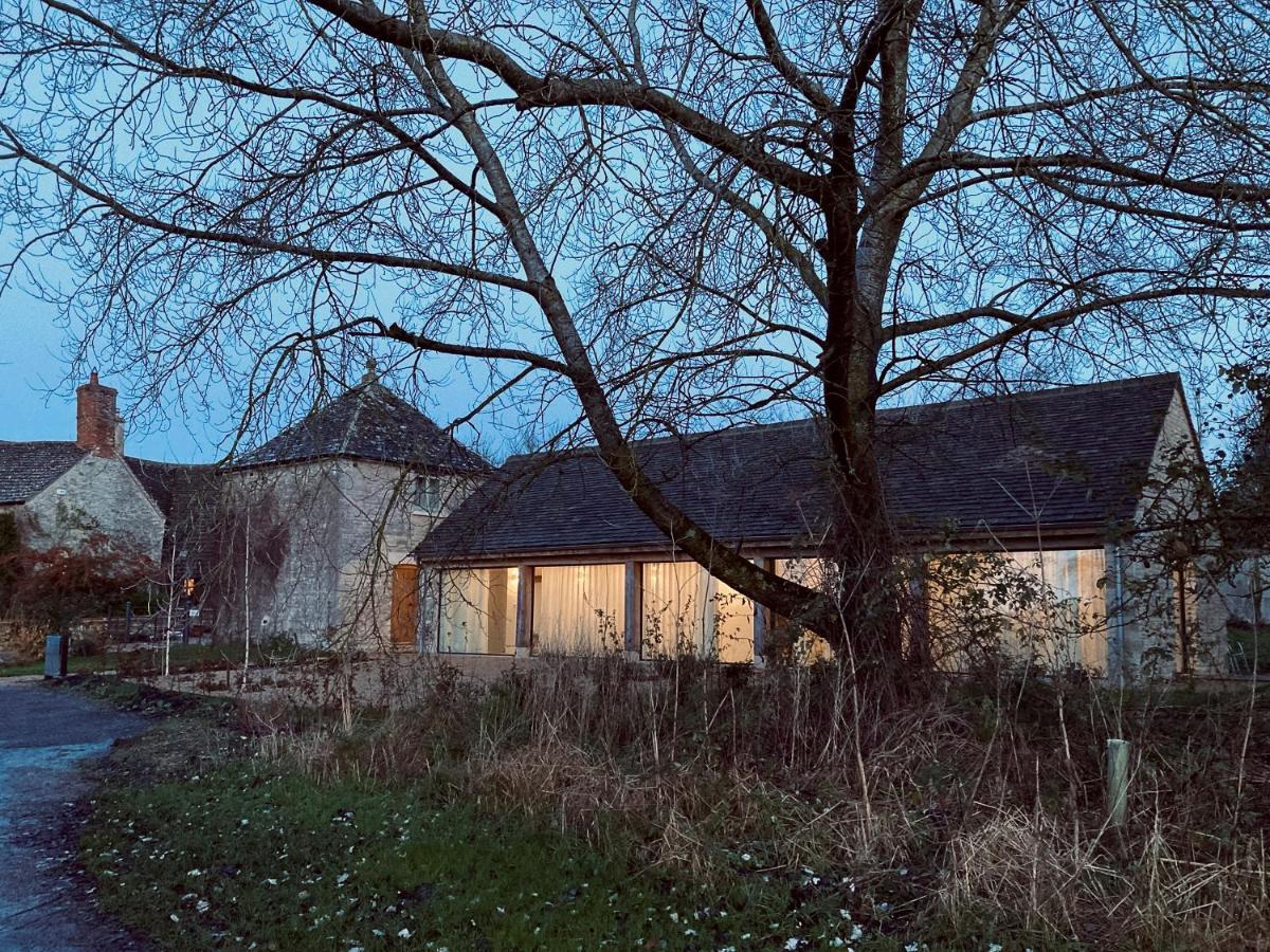 High Cogges Farm Holiday Cottages - The Cart Shed Witney Exterior foto