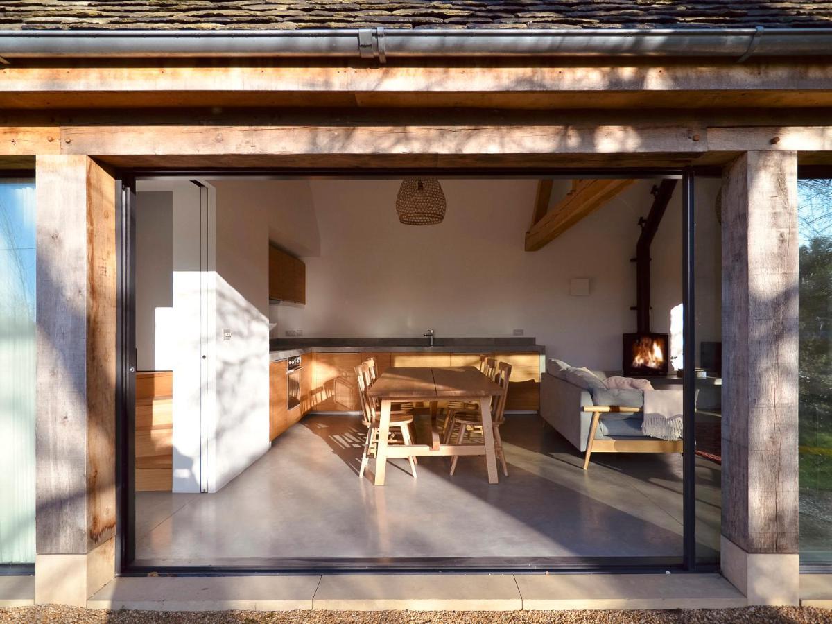 High Cogges Farm Holiday Cottages - The Cart Shed Witney Exterior foto